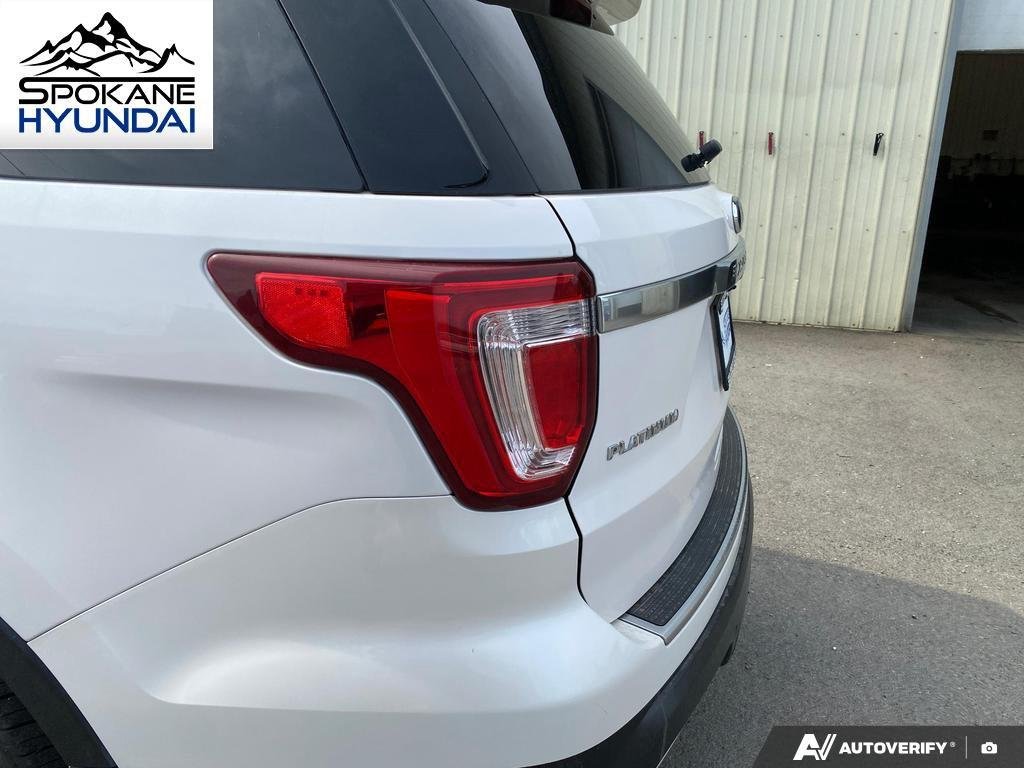 Used 2018 White Platinum Metallic Tri-Coat Ford Platinum image 14