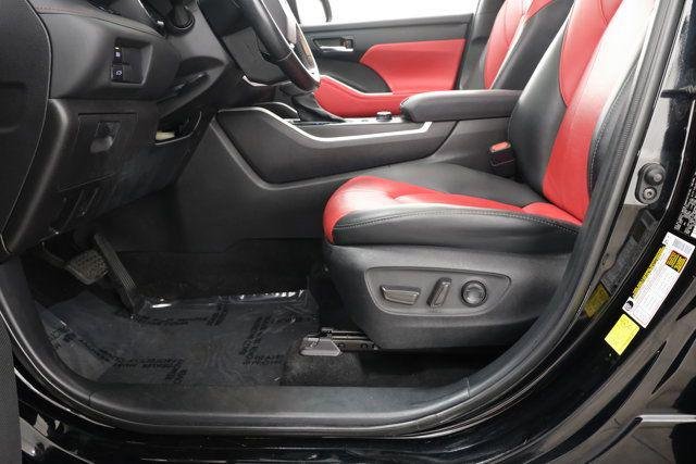 Certified Used 2021 MIDNIGHT BLACK METALLIC Toyota  image 33