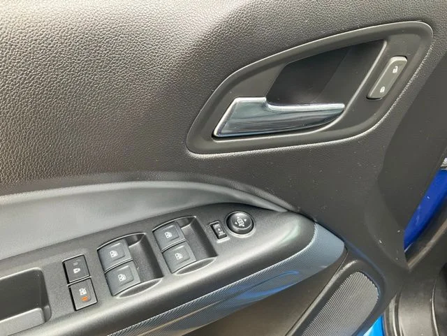 Used 2018 Blue Chevrolet Z71 image 5