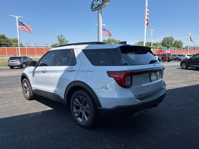 New 2026 Space White Metallic Ford Active image 24