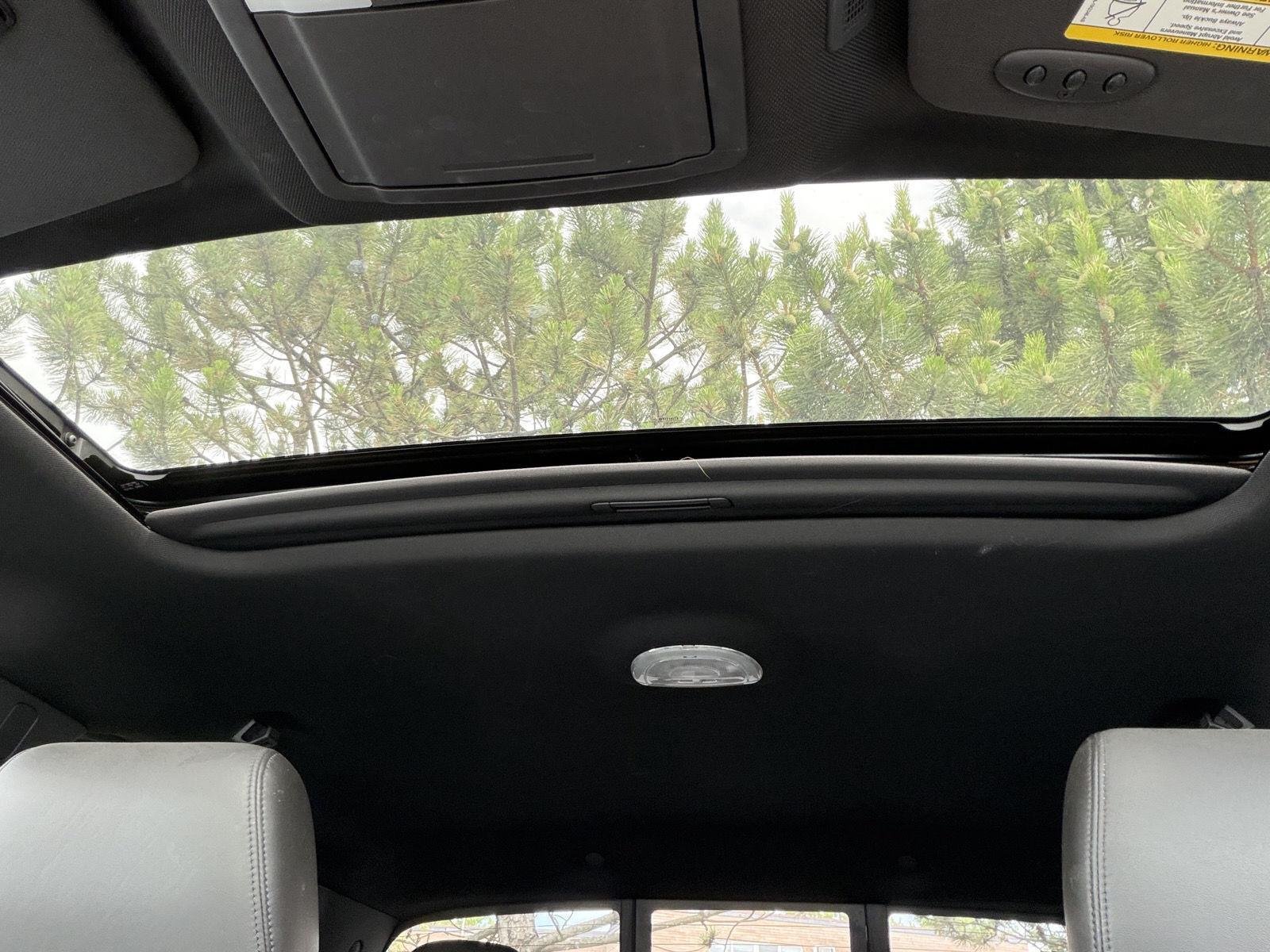 Used 2014 White Platinum Metallic Tri-Coat Ford  image 8