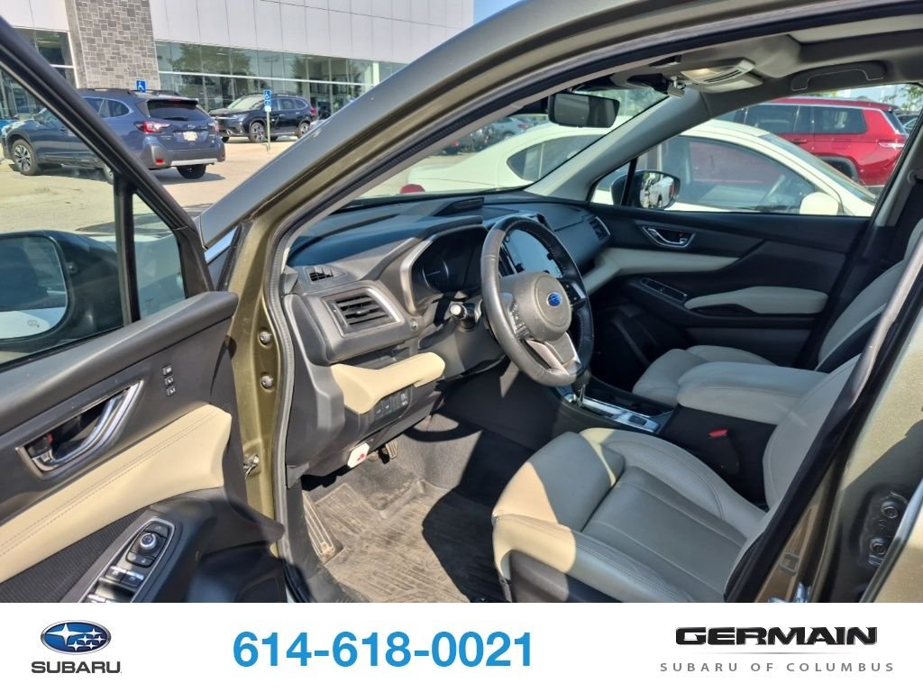 Used 2025  Subaru Limited image 2
