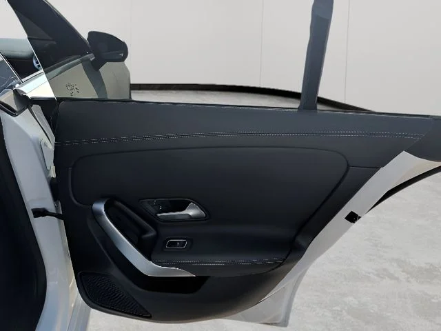 Used 2023  Mercedes-Benz CLA 250 image 41