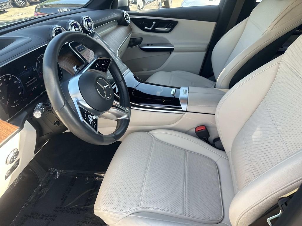 Certified Used 2023  Mercedes-Benz GLC 300 image 16