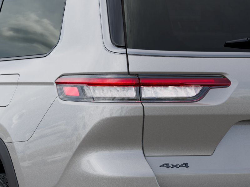 New 2026 Silver Zynith Exterior Paint Jeep Laredo image 9