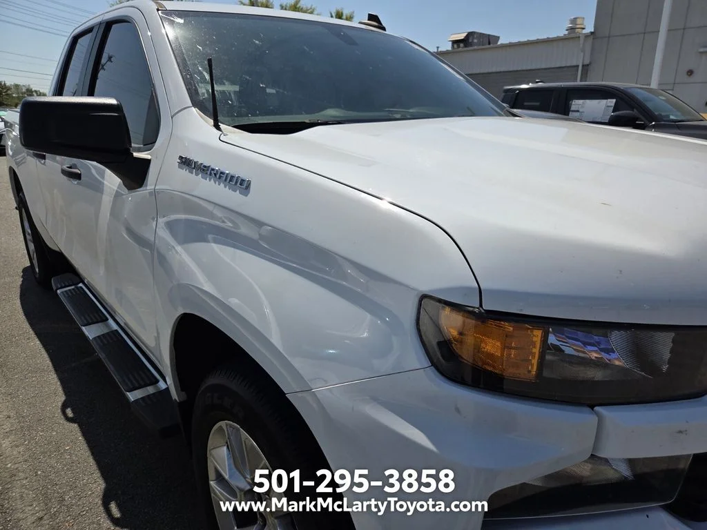 Used 2021 White Chevrolet Custom image 9