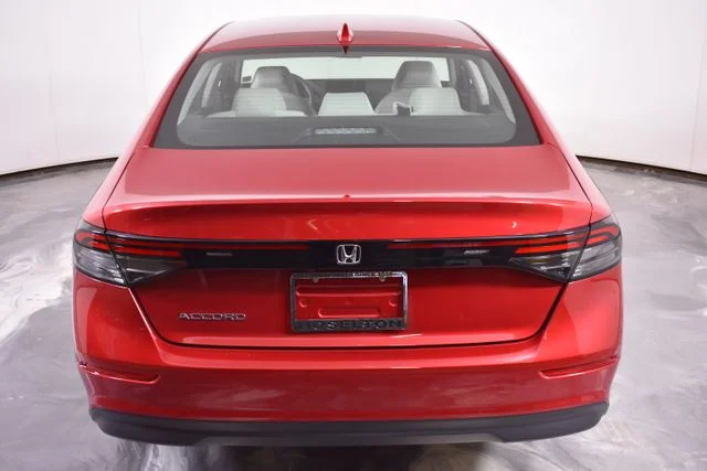 Used 2023  Honda EX image 9