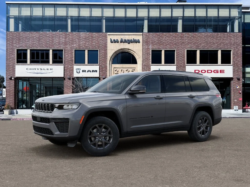 New 2027 Sting-Gray Clear-Coat Paint Jeep Laredo Altitude image 2