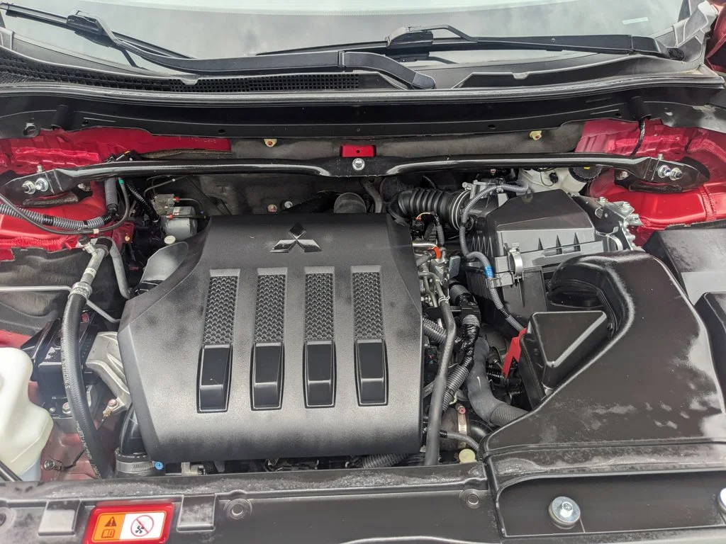 Used 2024  Mitsubishi LE image 30