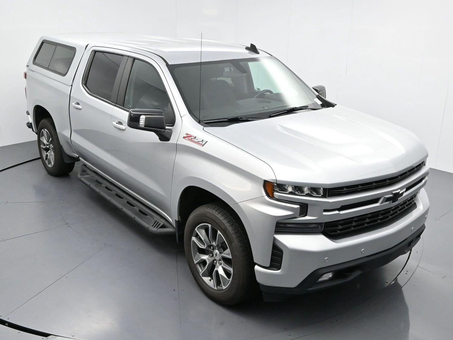 Used 2020 SILVER ICE METALLIC Chevrolet RST image 38