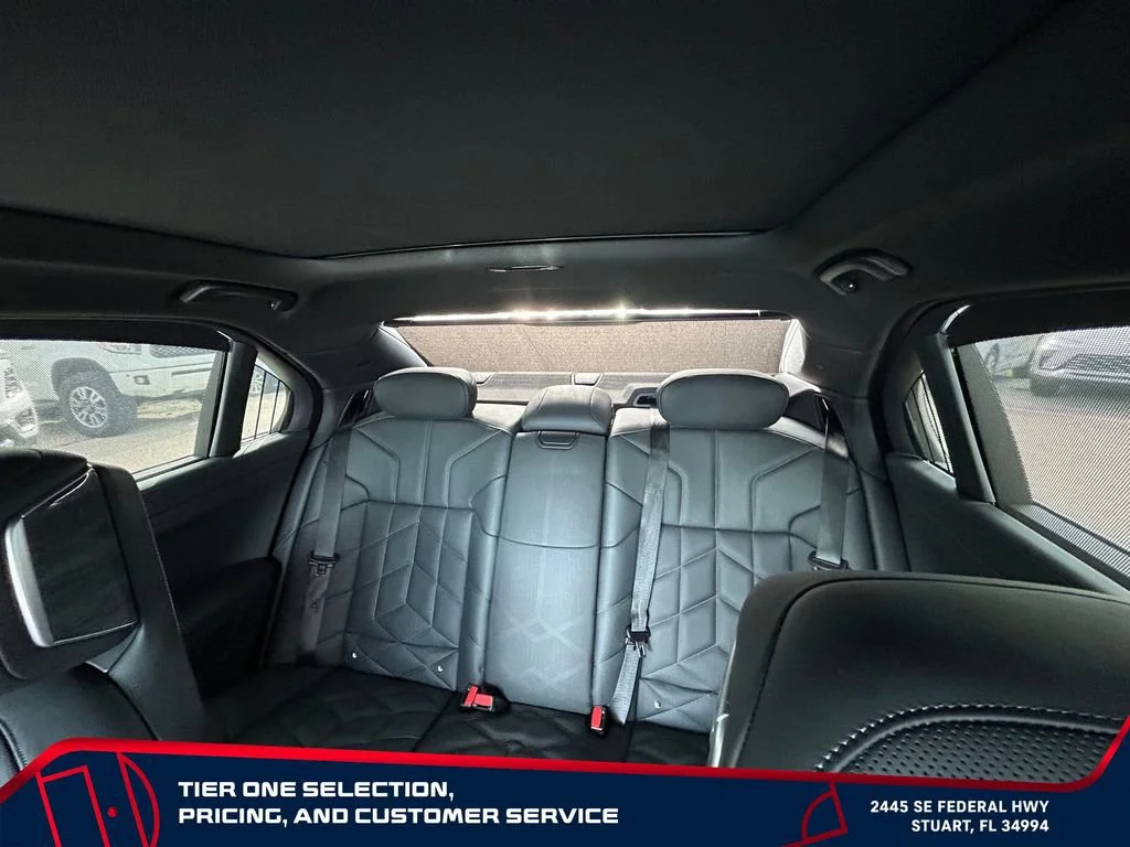Used 2025 Black BMW 740i image 27