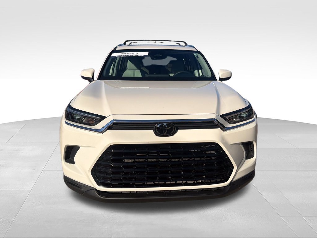 Used 2024 White Toyota XLE image 8