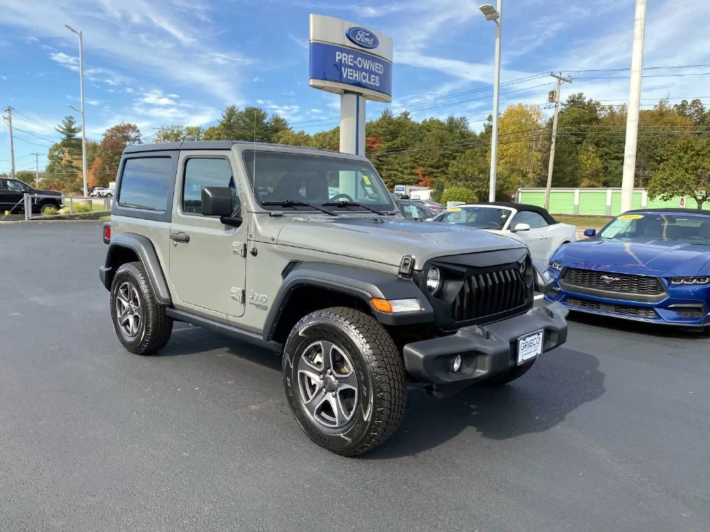 Used 2019 Gray Clearcoat Jeep Sport S image 1