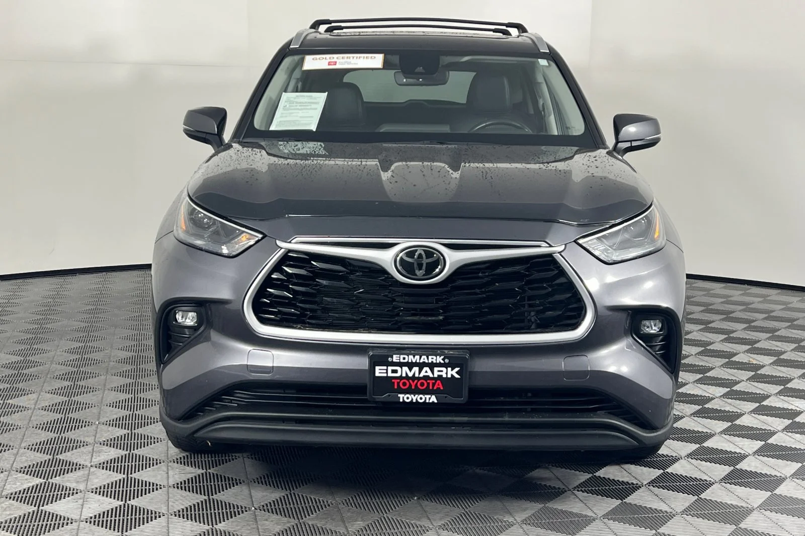 Certified Used 2022 Magnetic Gray Metallic Toyota XLE image 8