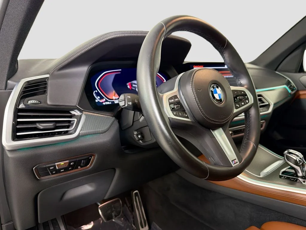 Used 2022 Black BMW sDrive40i image 9