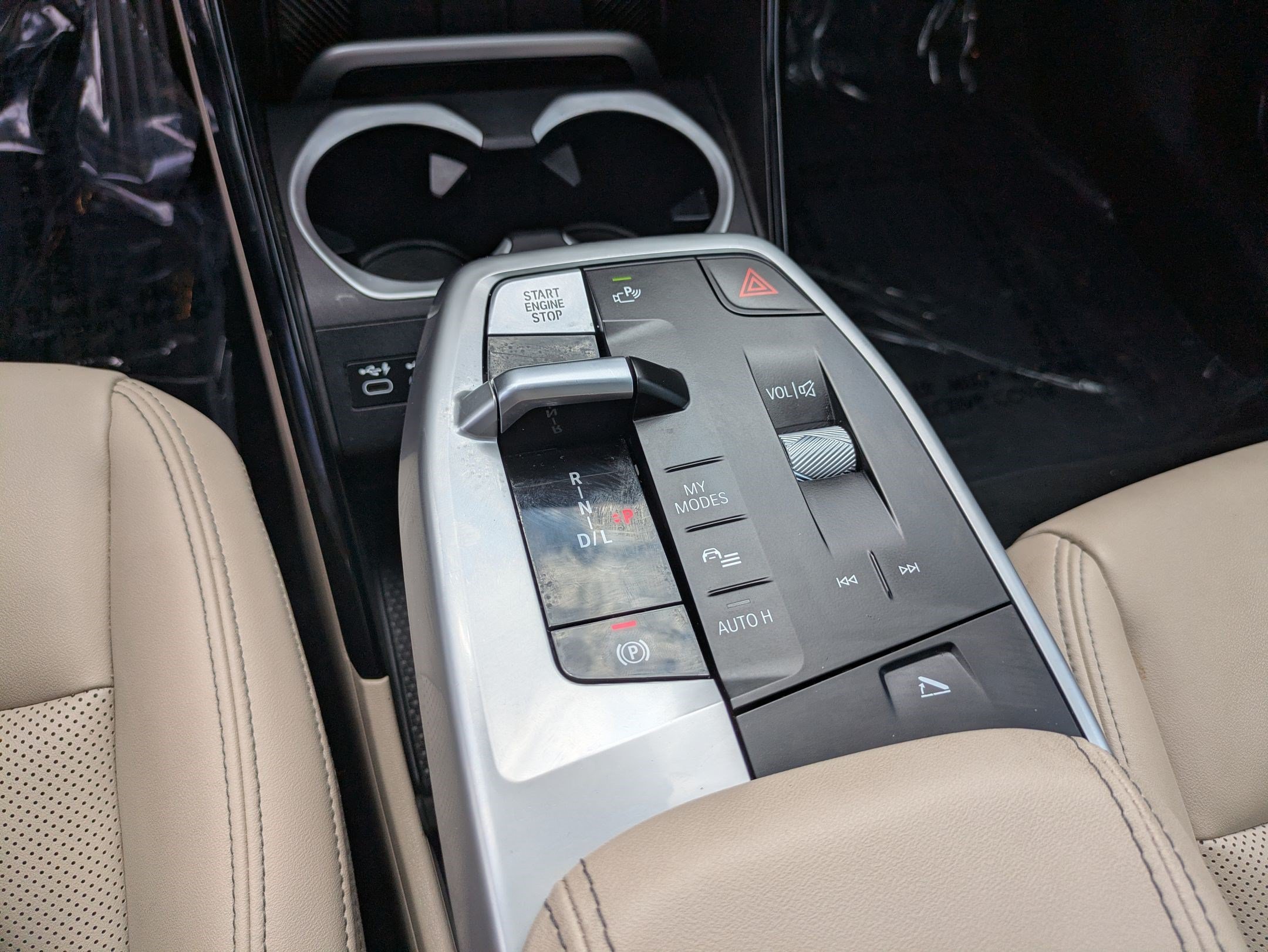 Used 2024 Mineral White Metallic BMW xDrive28i image 26