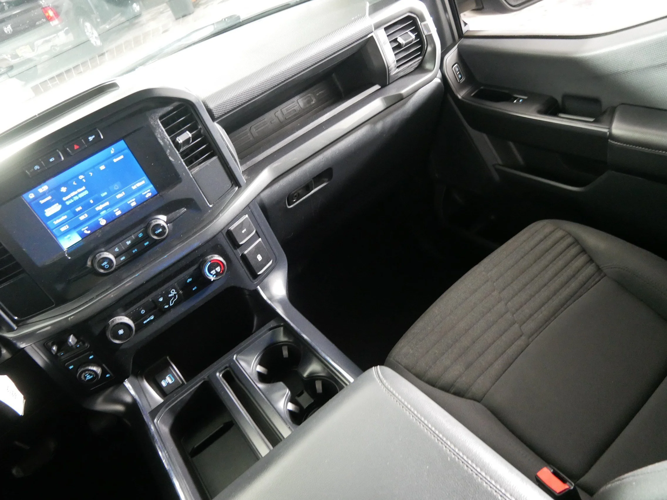 Used 2023 Agate Black Metallic Ford XLT image 11