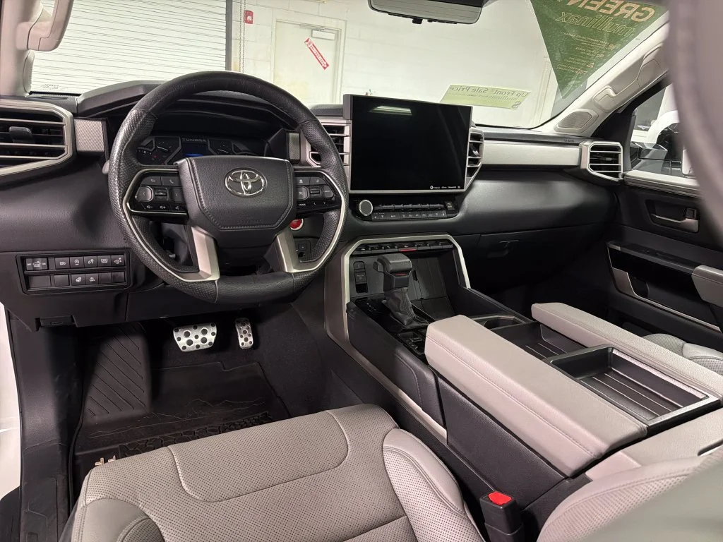 Used 2022 Off-white Toyota Limited image 30