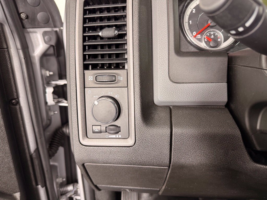 Used 2019 Silver Ram Tradesman image 22
