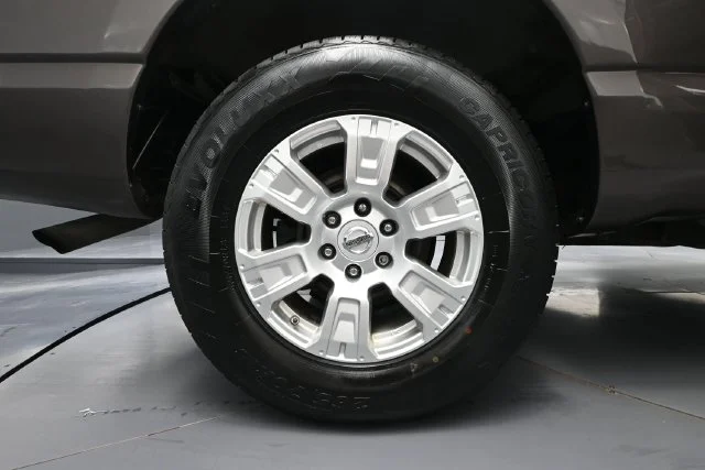 Used 2018 Brown Nissan SV image 11