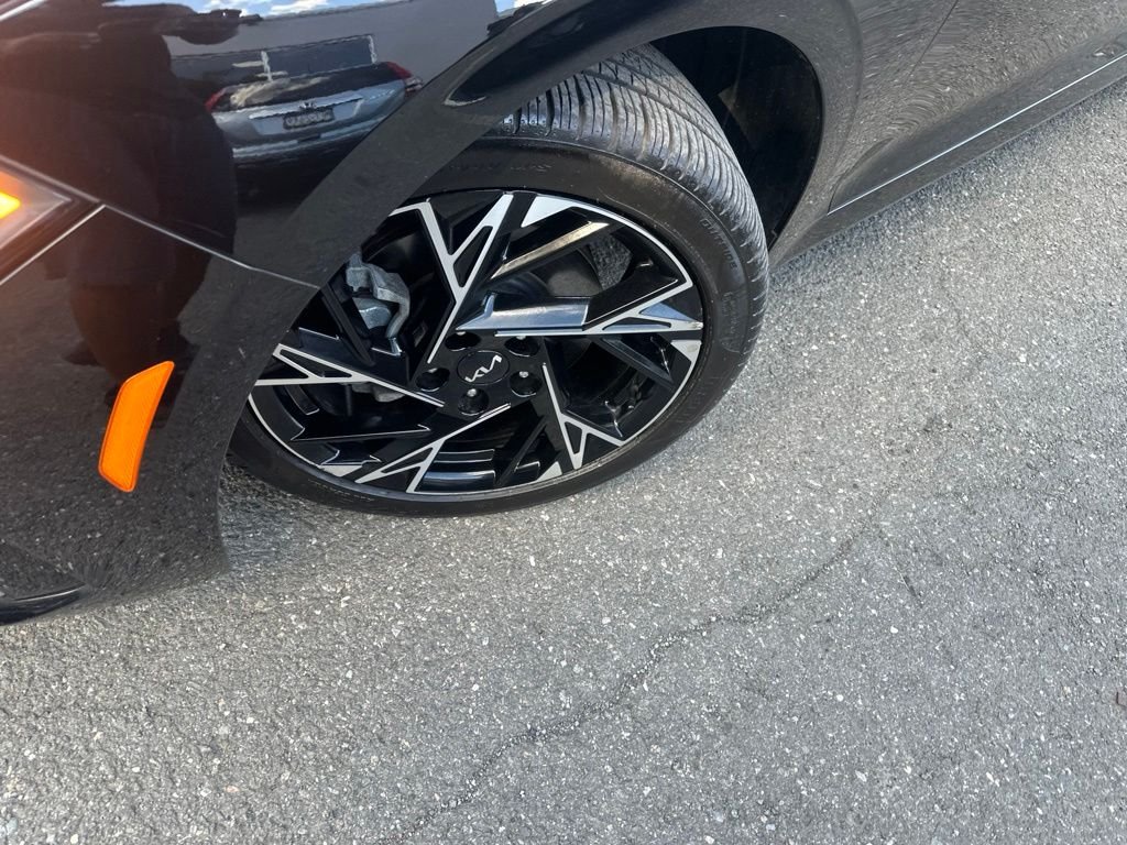Used 2025 Black Kia GT-Line image 2