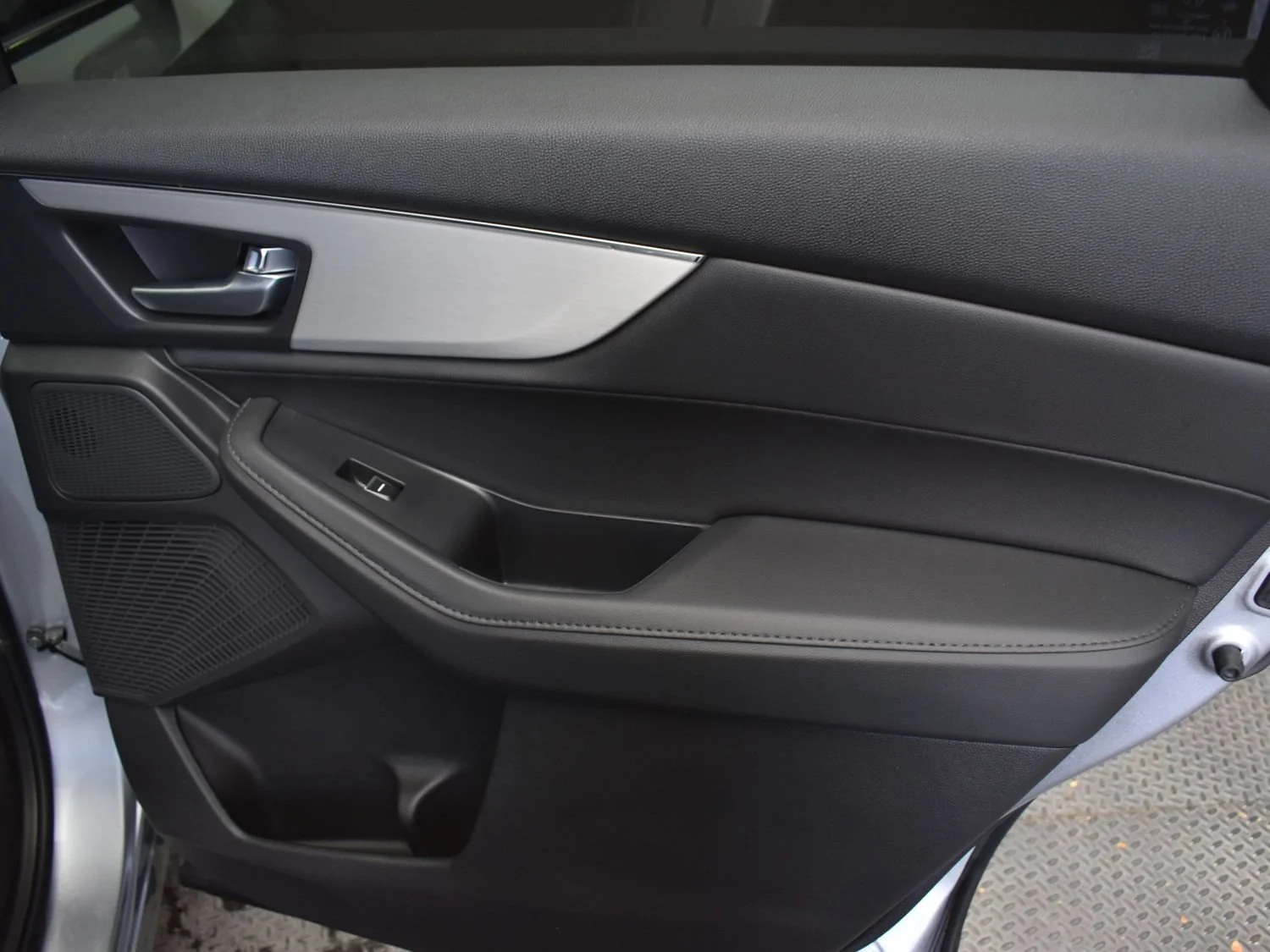 New 2026 Solar Silver Metallic Acura 4MDX image 28