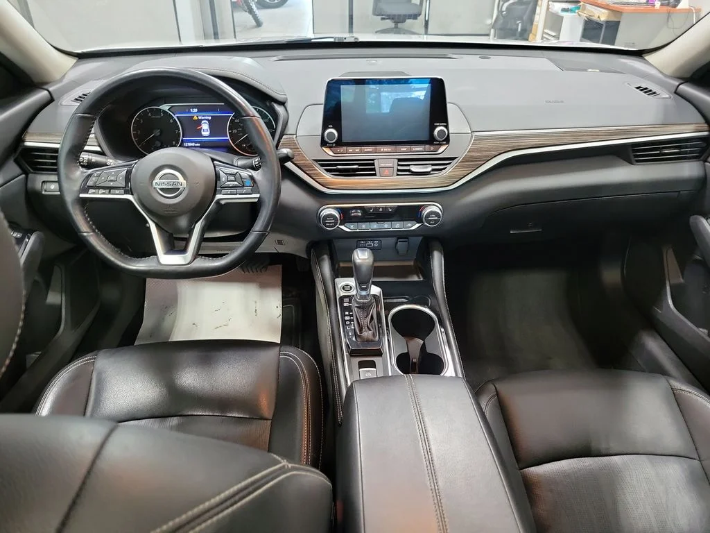 Used 2020 Silver Nissan 2.5 SL image 25