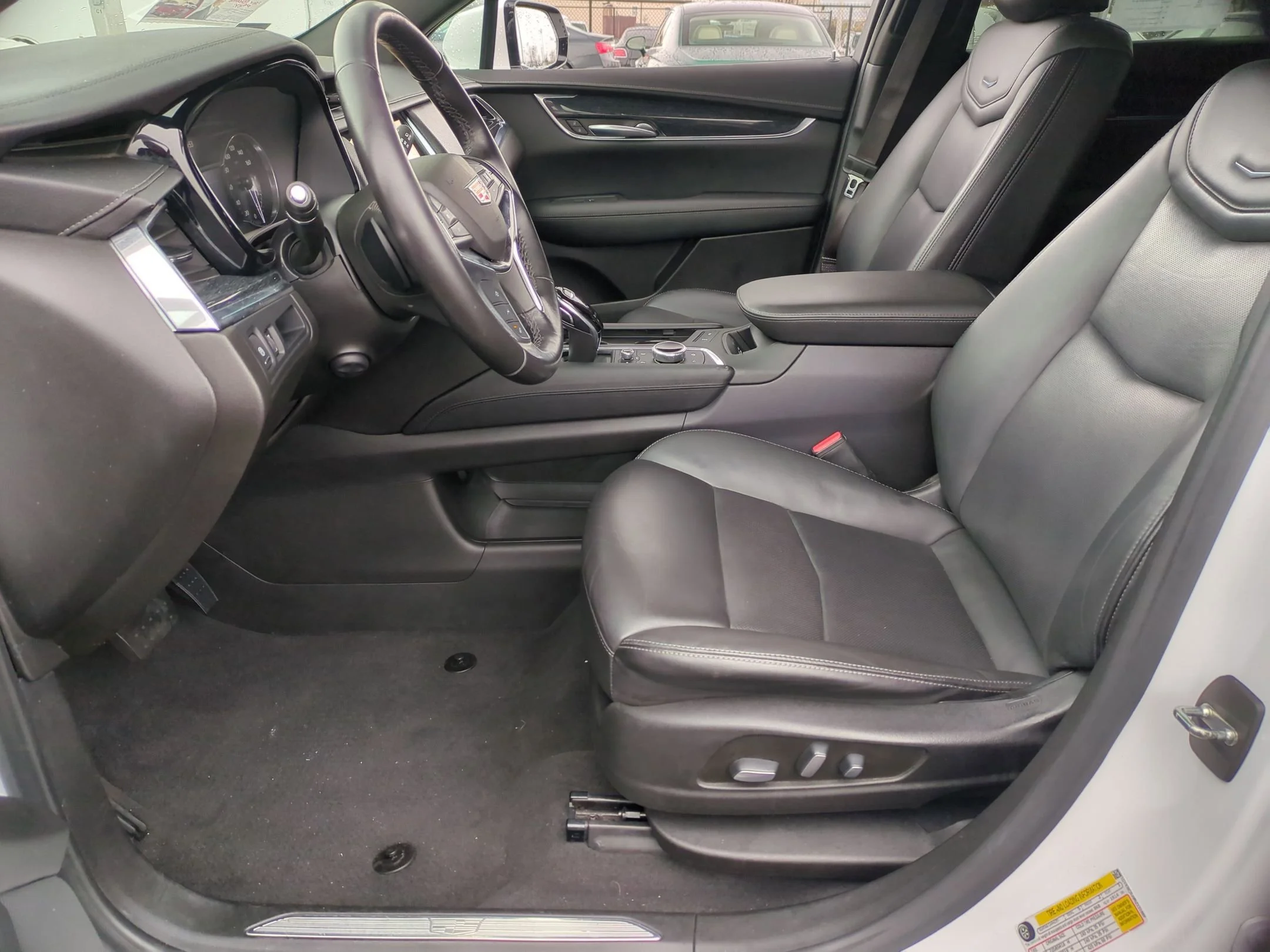 Used 2022 Crystal White Tricoat Cadillac FWD Premium Luxury image 19