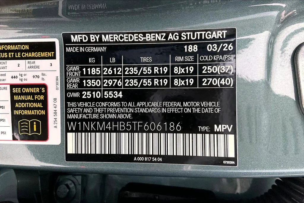 New 2026 Verde Silver Metallic Mercedes-Benz GLC 300 image 30