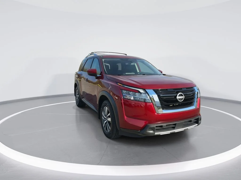 Used 2024 Red Nissan SL image 3