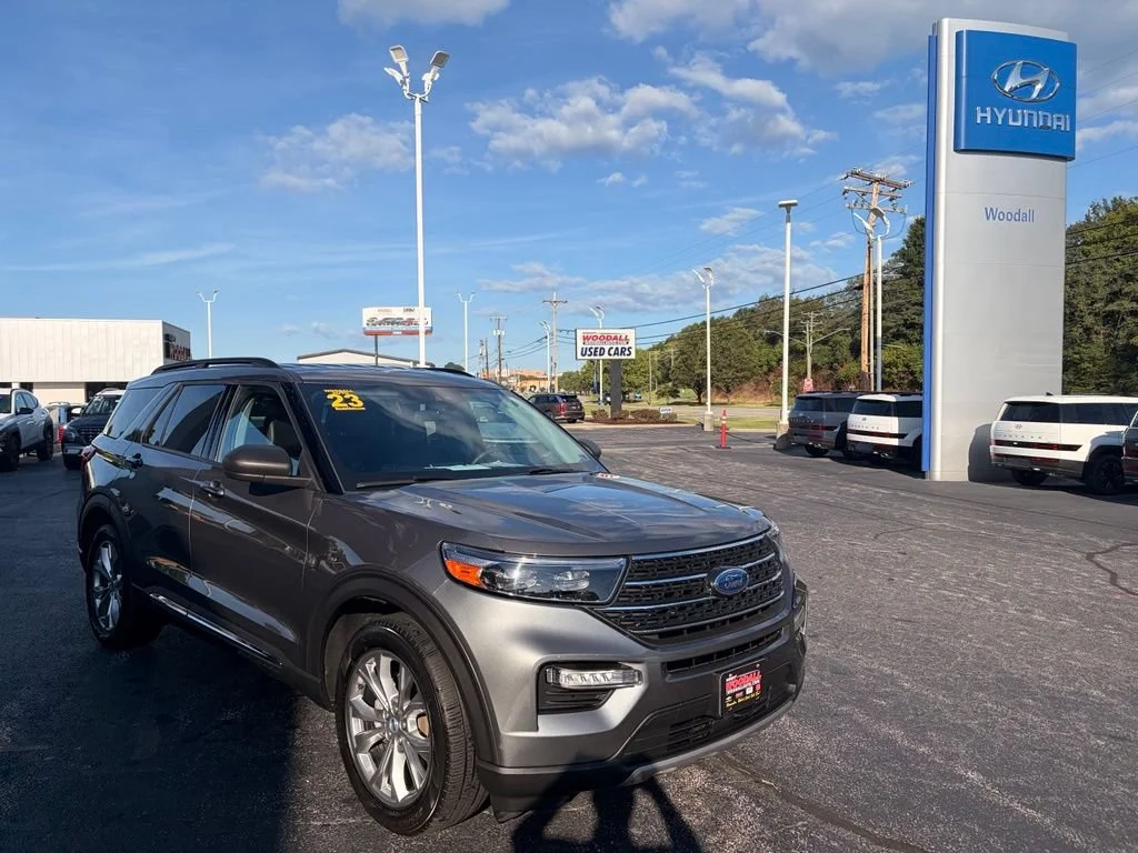 Used 2023 Gray Ford XLT image 3