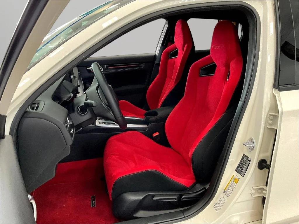Used 2025 Championship White Honda  image 22