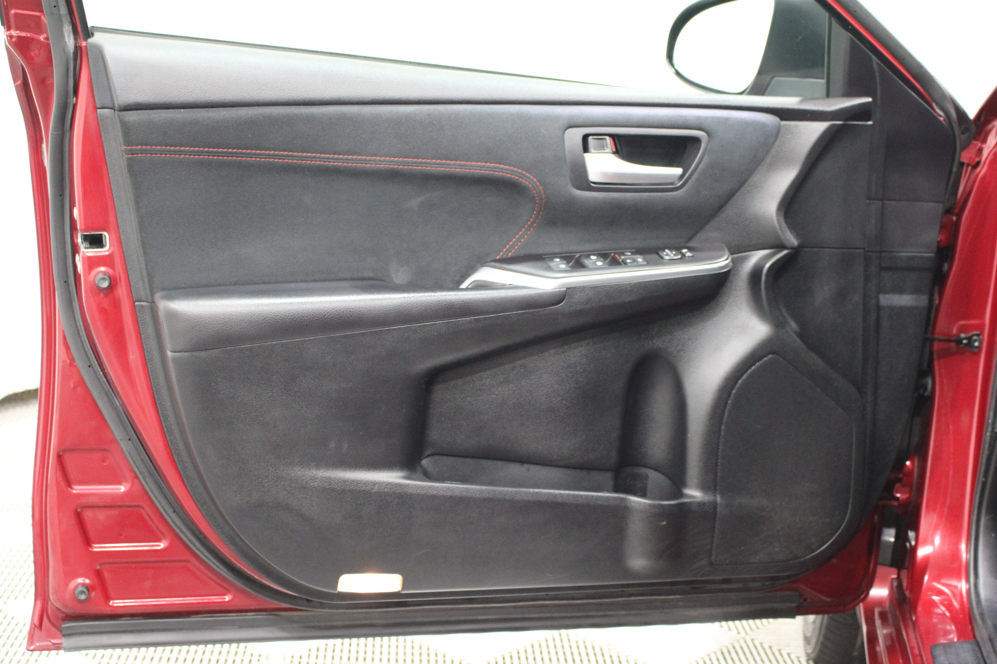 2017 Toyota Camry XSE - Photo 6