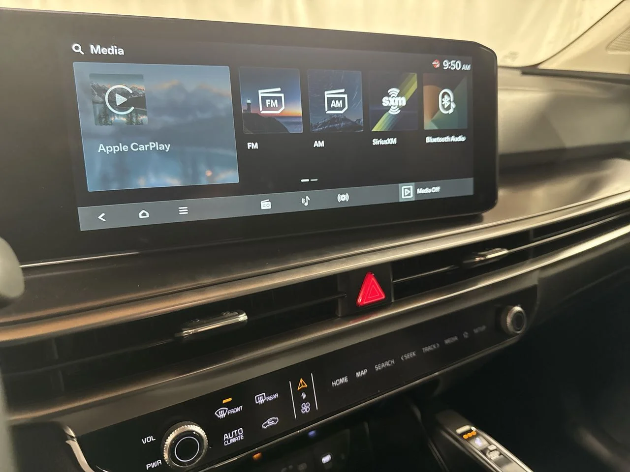 New 2026 White Pearl Kia S image 21