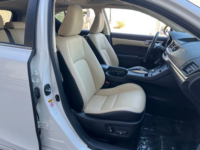 Used 2016 Eminent White Pearl Lexus  image 47