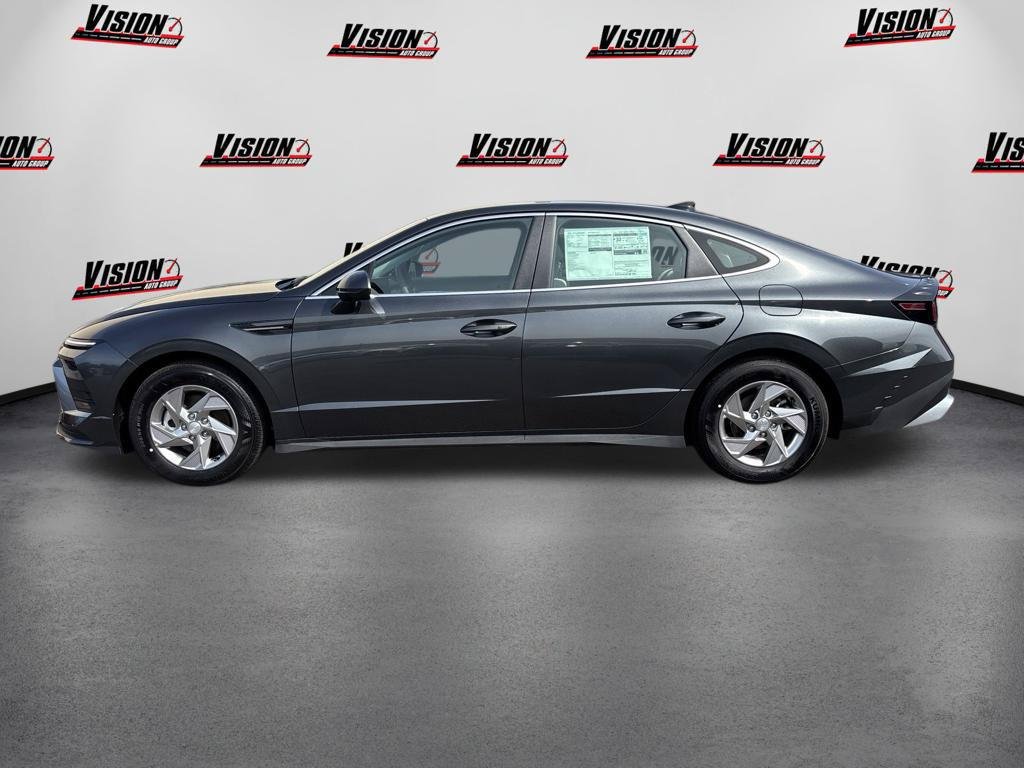 New 2026 Gray Hyundai SE image 2