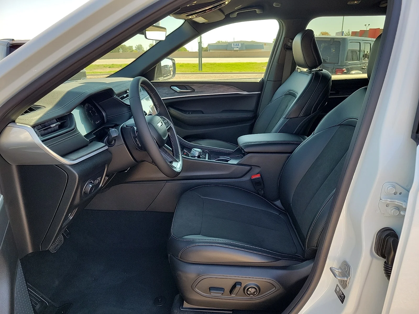 New 2027 Bright White Jeep L LAREDO ALTITUDE 4X2 image 12