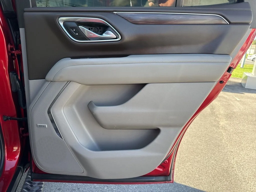 Used 2023 Red Chevrolet Z71 image 18