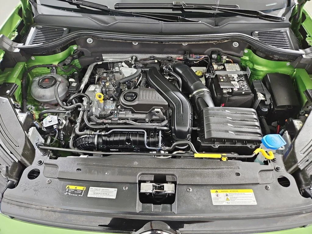 Certified Used 2025 Green Volkswagen 1.5T SE image 23