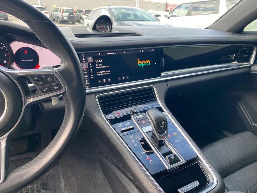 Used 2018 Silver Porsche 4 image 22