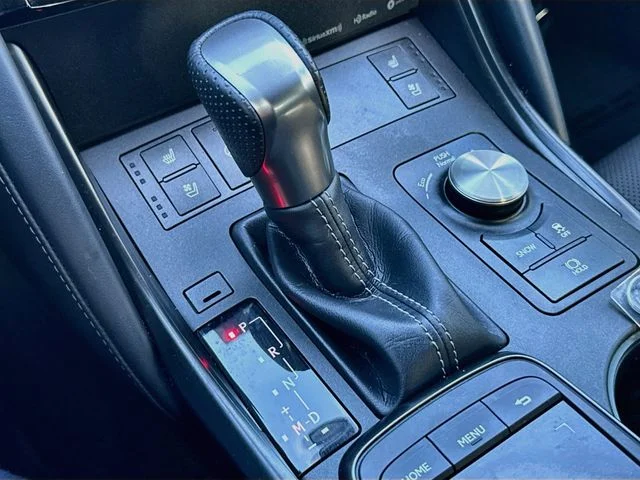 Used 2023  Lexus 350 F SPORT image 16