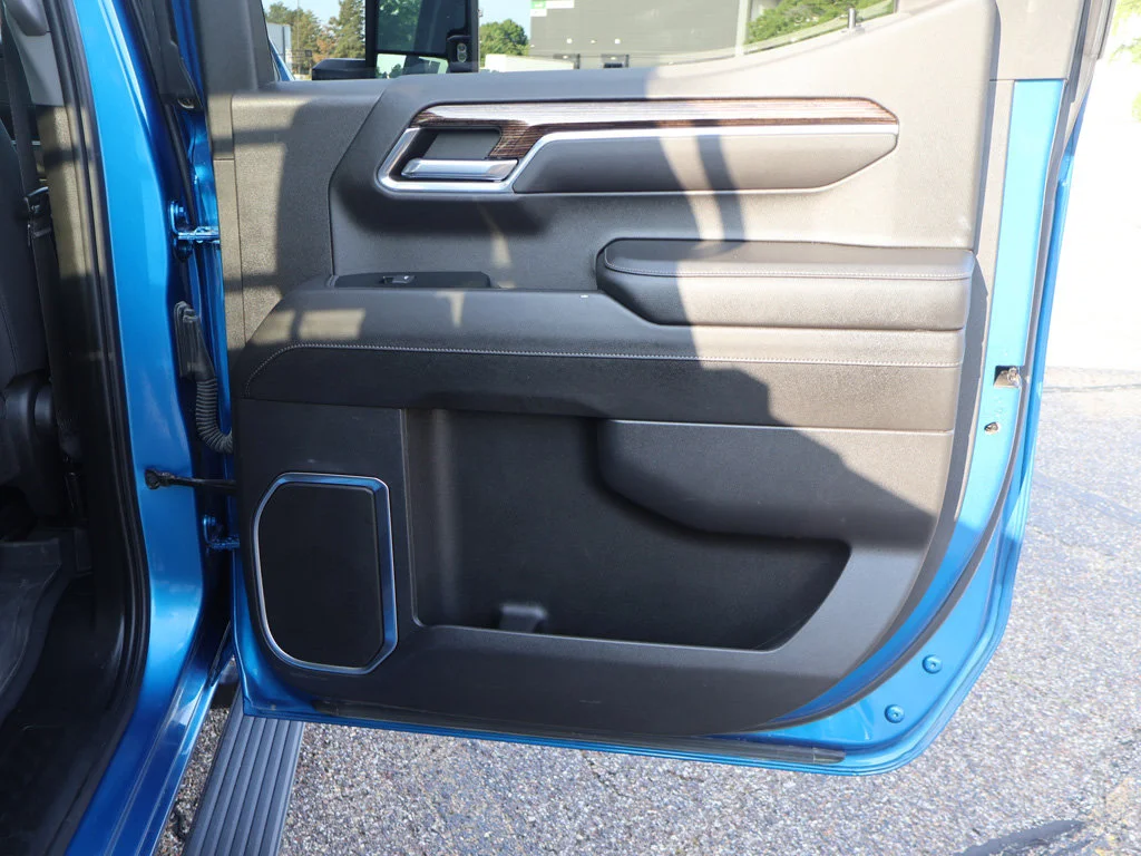 Used 2023 Dynamic Blue Metallic GMC Elevation image 23