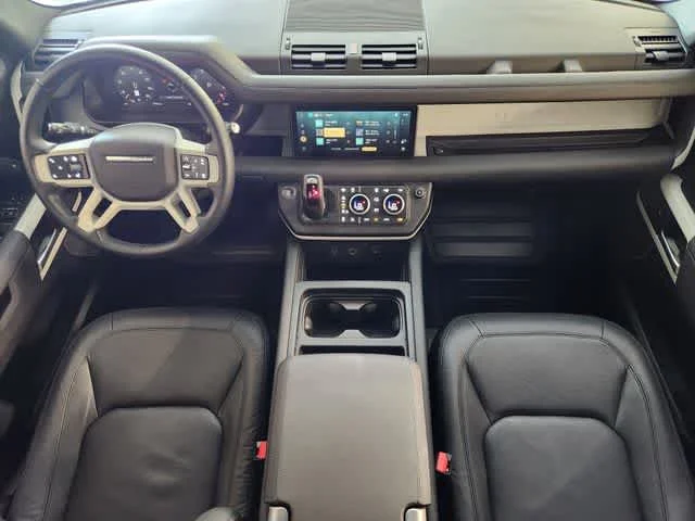 Used 2024 Santorini Black Metallic Land Rover S image 4