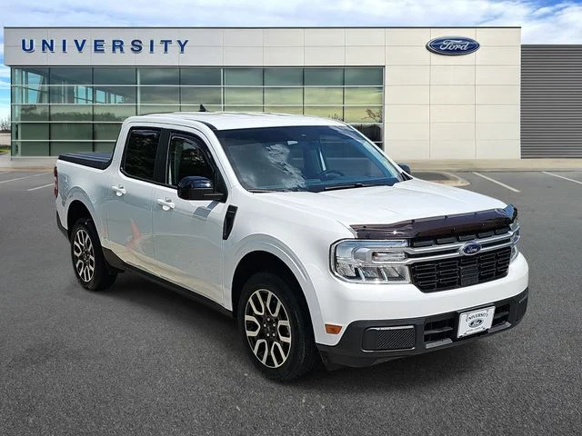 Used 2024 White Ford Lariat image 1