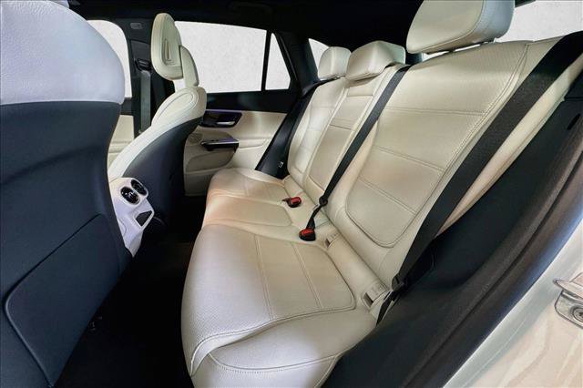 New 2026 Polar White Mercedes-Benz GLC 300 image 52