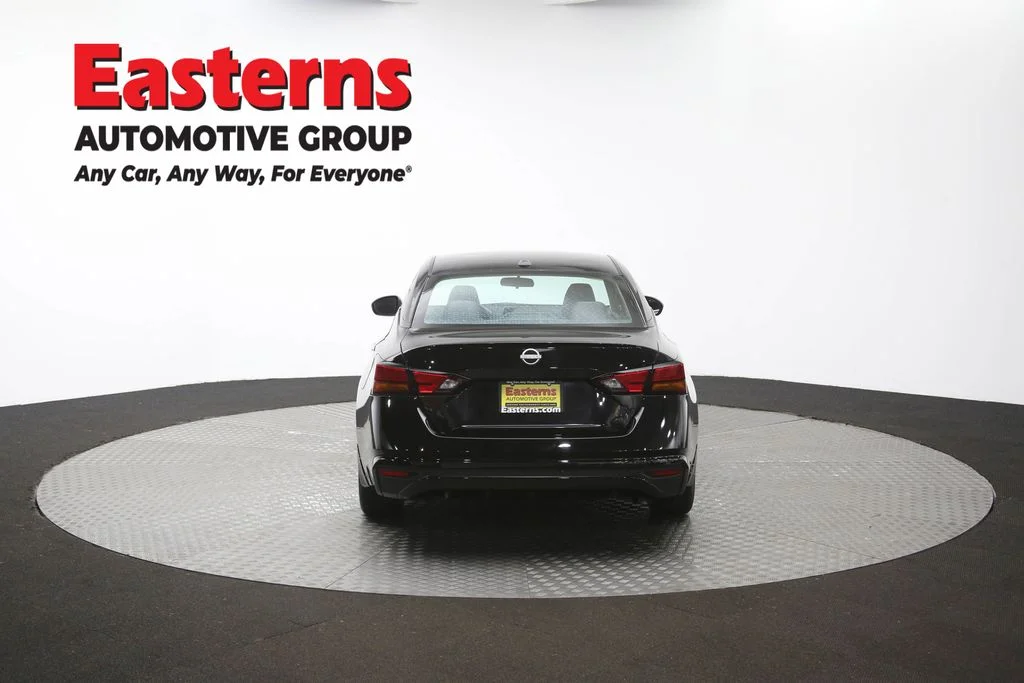 Used 2023 Black Nissan 2.5 SV image 37