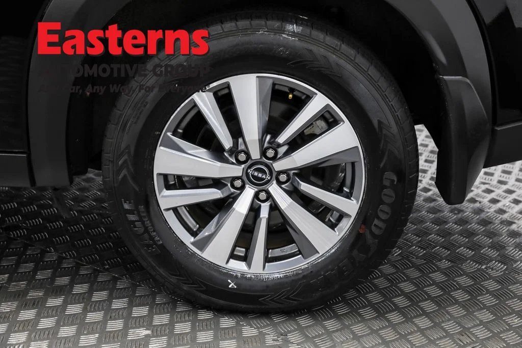 Used 2022 Black Nissan SL image 35