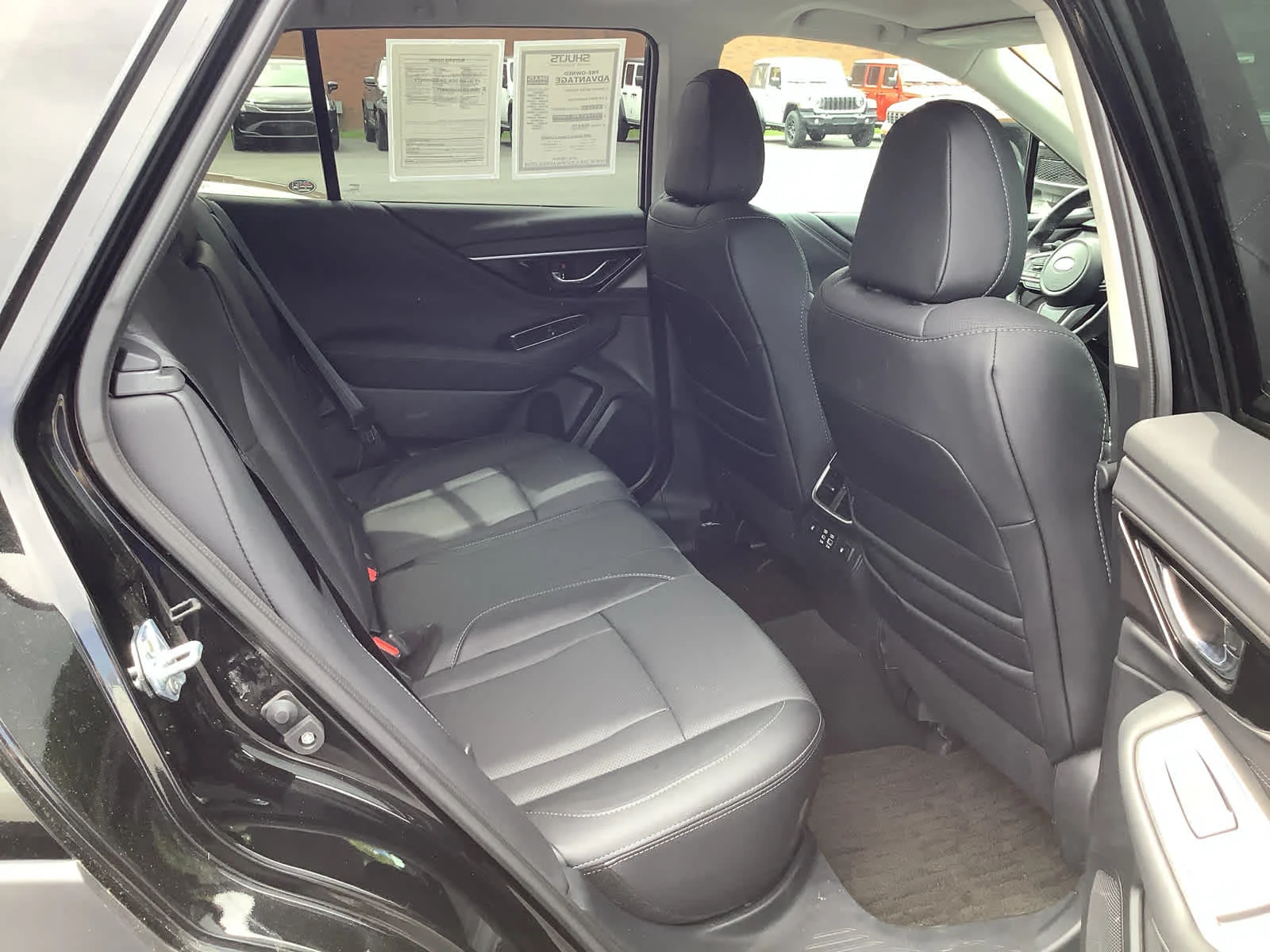 Used 2025 Crystal Black Silica Subaru Limited image 9