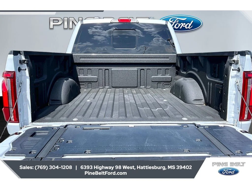 Used 2025 Space White Metallic Ford LARIAT image 12