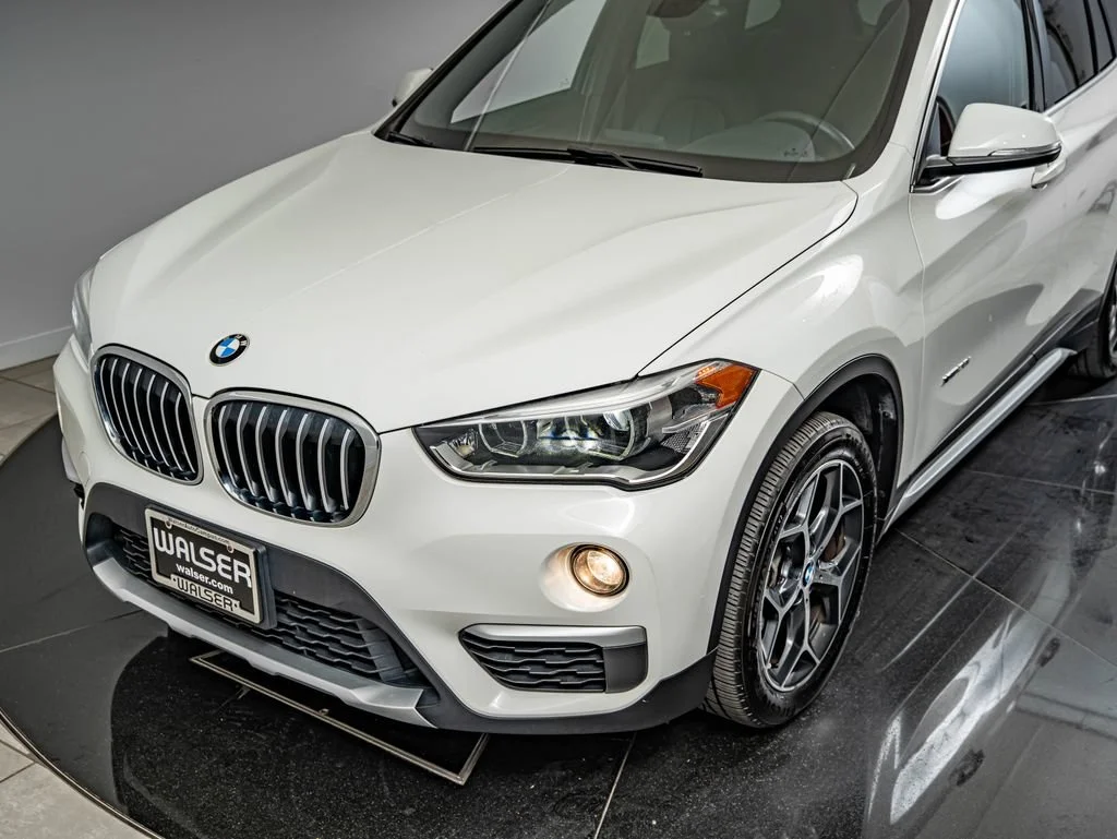 Used 2017 Alpine White BMW xDrive28i image 14